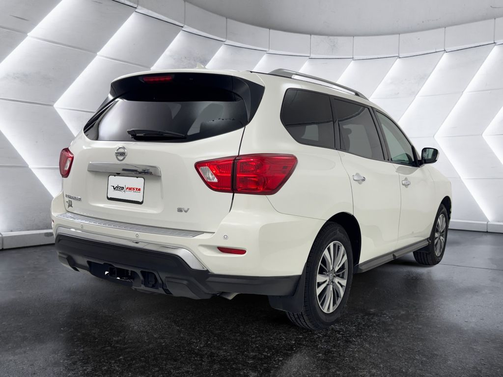 2020 Nissan Pathfinder SV photo 2