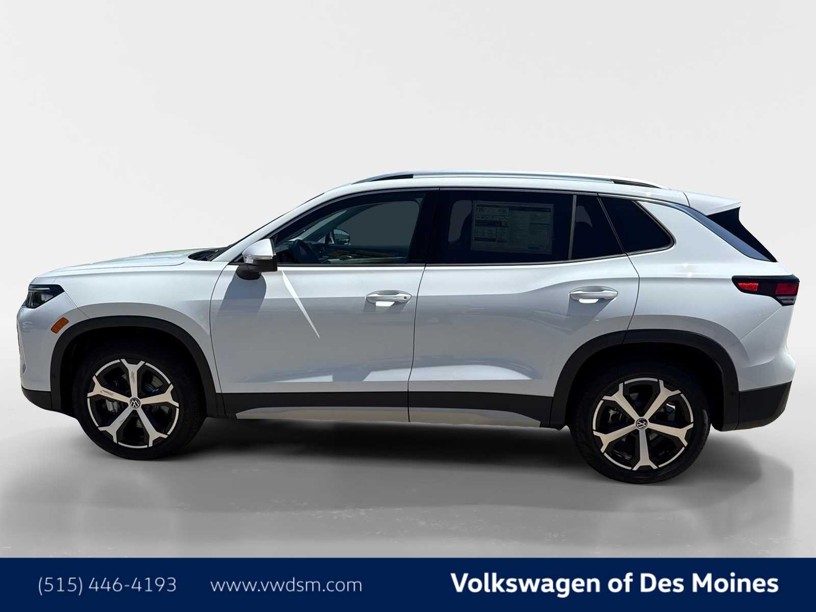 2025 Volkswagen Tiguan SE photo 3