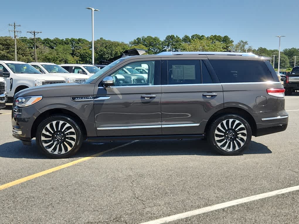 2022 Lincoln Navigator Black Label photo 4