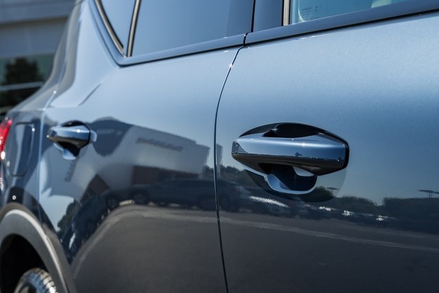 2026 Volvo XC40 photo 12