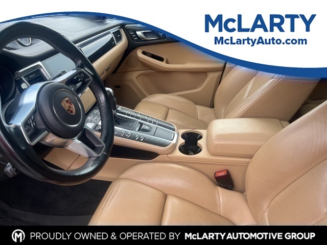 2017 Porsche Macan Base's photo