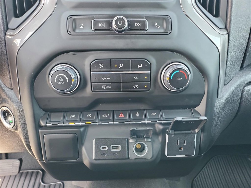 2023 Chevrolet Silverado 1500 Custom photo 31