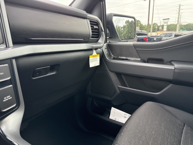 2025 Ford F-150 XLT photo 33