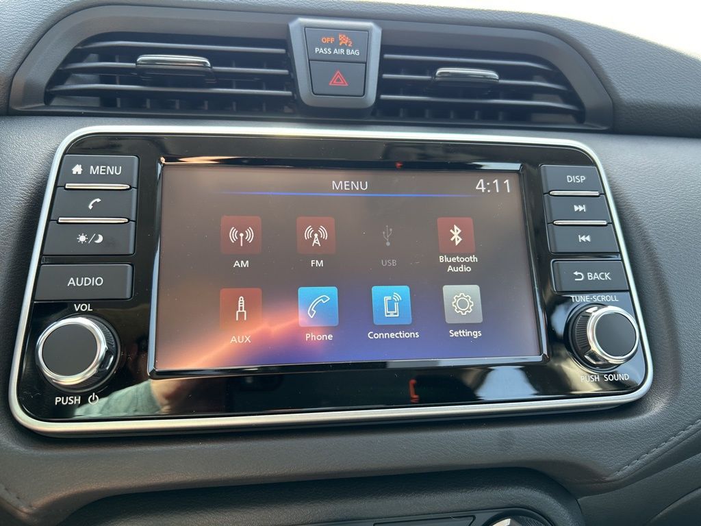 2025 Nissan Versa S photo 24