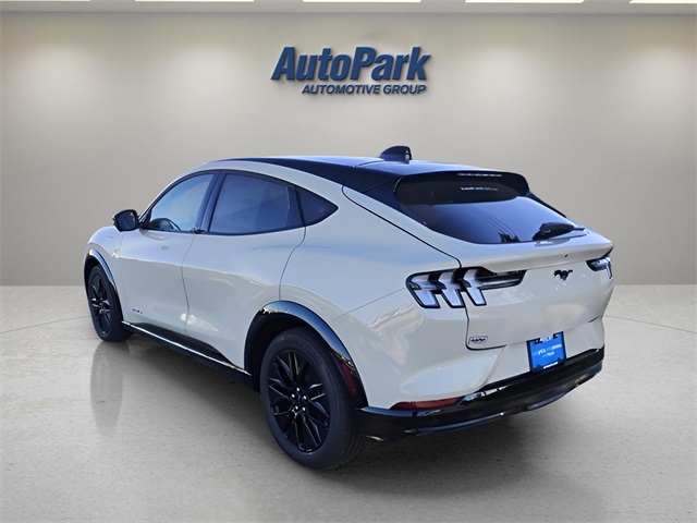 2025 Ford Mustang Mach-E Premium photo 4