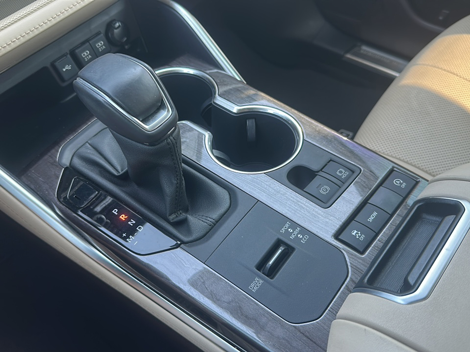2021 Toyota Highlander Limited photo 22