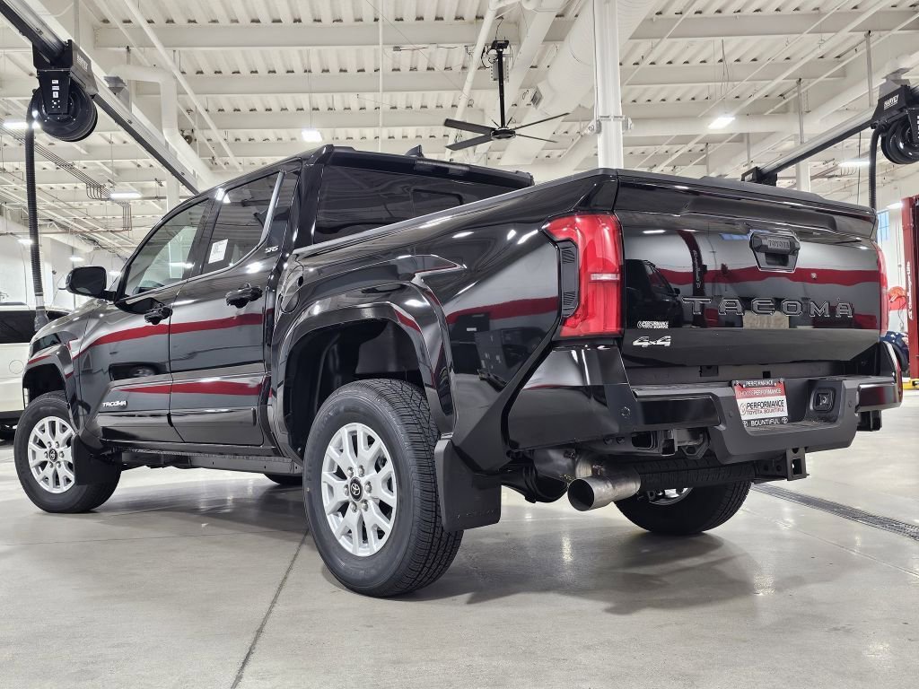 2025 Toyota Tacoma SR5 photo 13