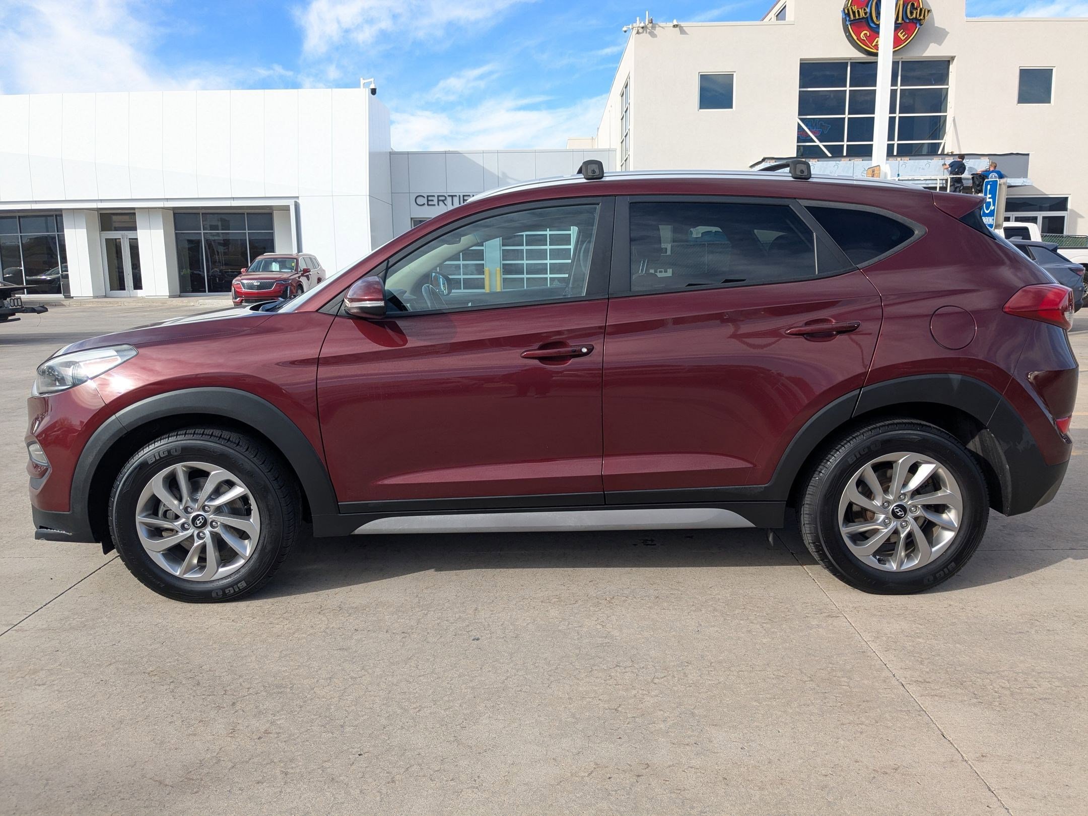 2017 Hyundai Tucson SE Plus photo 2