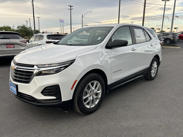 2024 Chevrolet Equinox LS photo 2