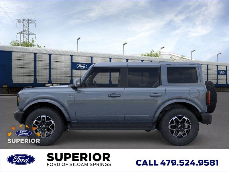 2025 Ford Bronco Outer Banks photo 3