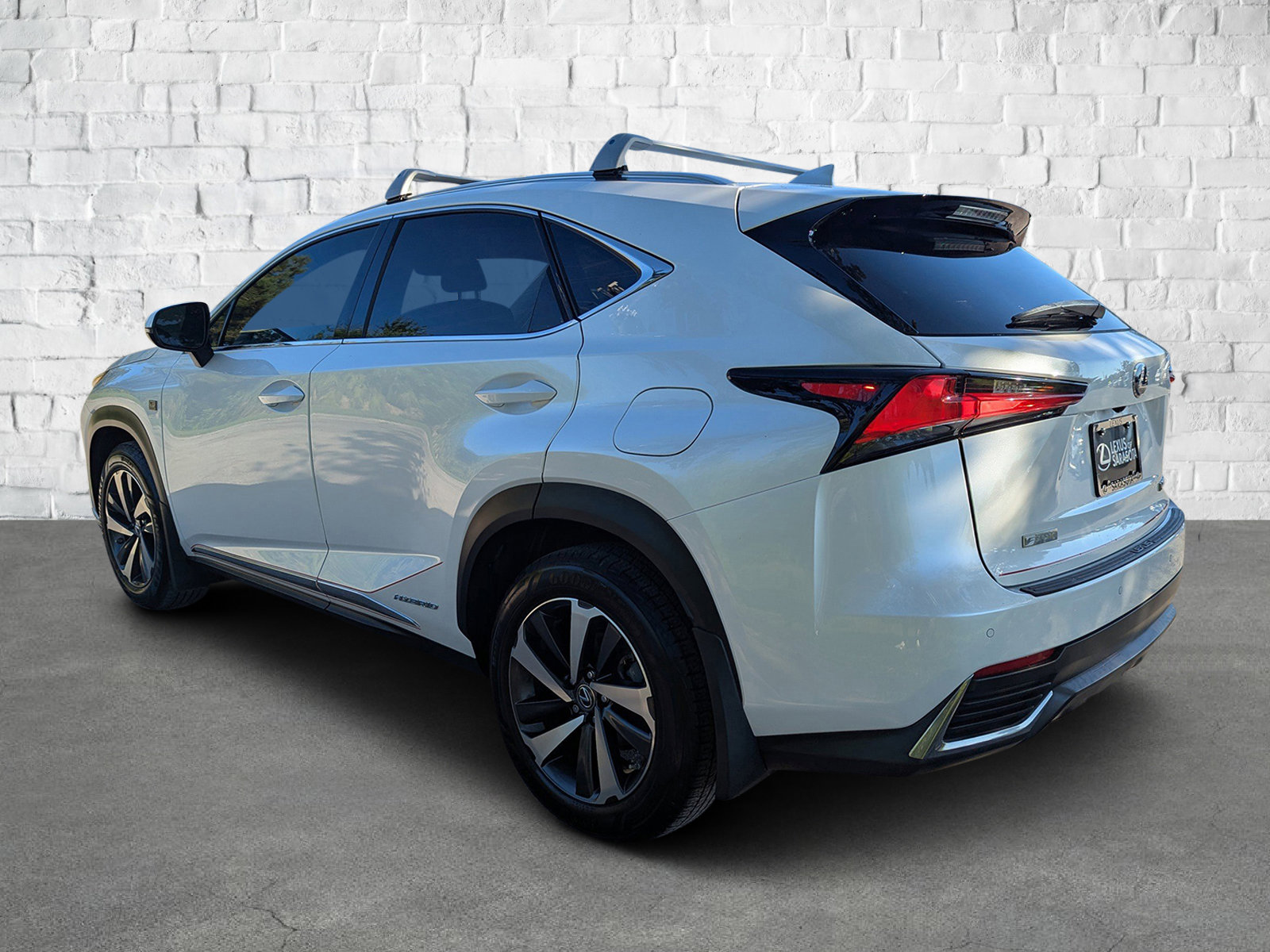 2018 Lexus NX 300h Luxury photo 5