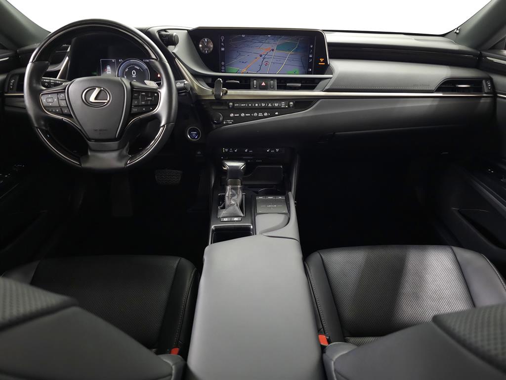 2020 Lexus ES 300h photo 21