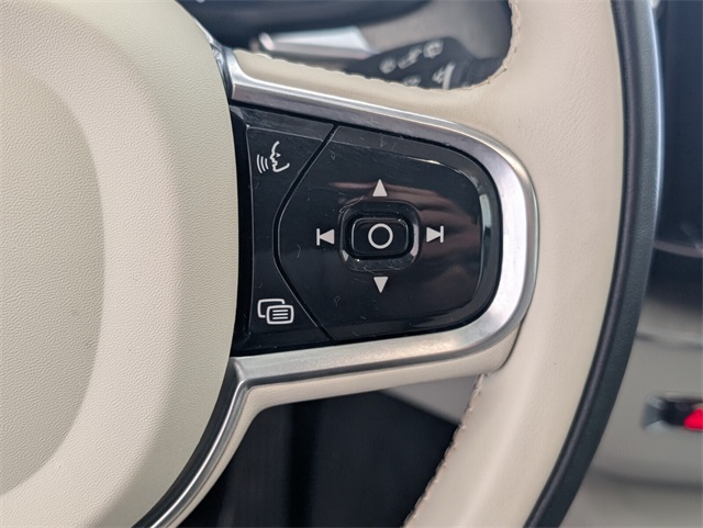 2023 Volvo XC60 Recharge Hybrid T8 Plus photo 25