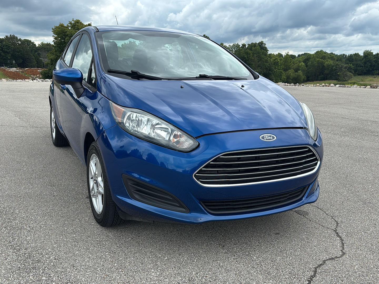 2019 Ford Fiesta SE photo 2