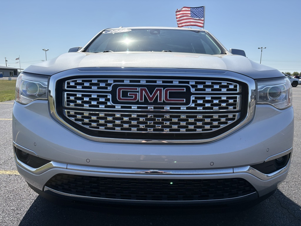 2019 Gmc Acadia Denali photo 2