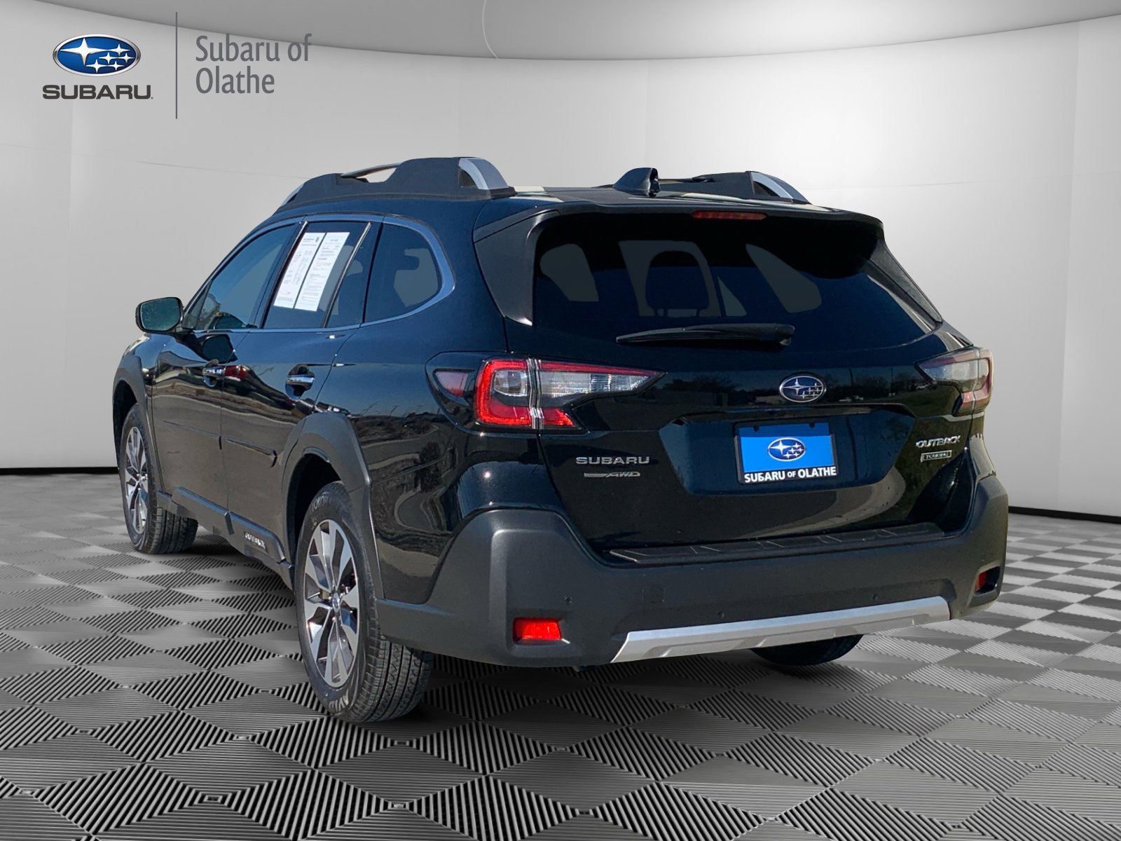 2025 Subaru Outback Touring photo 4