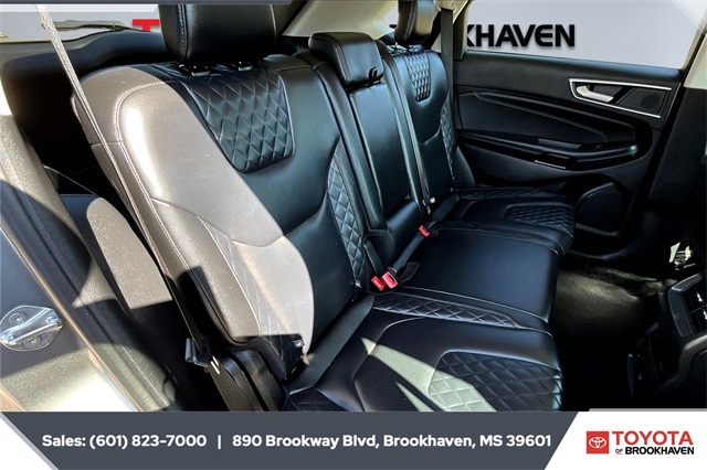 2024 Ford Edge Titanium photo 19