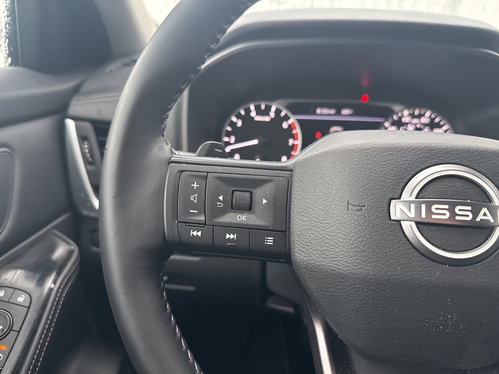 2025 Nissan Rogue SV photo 8