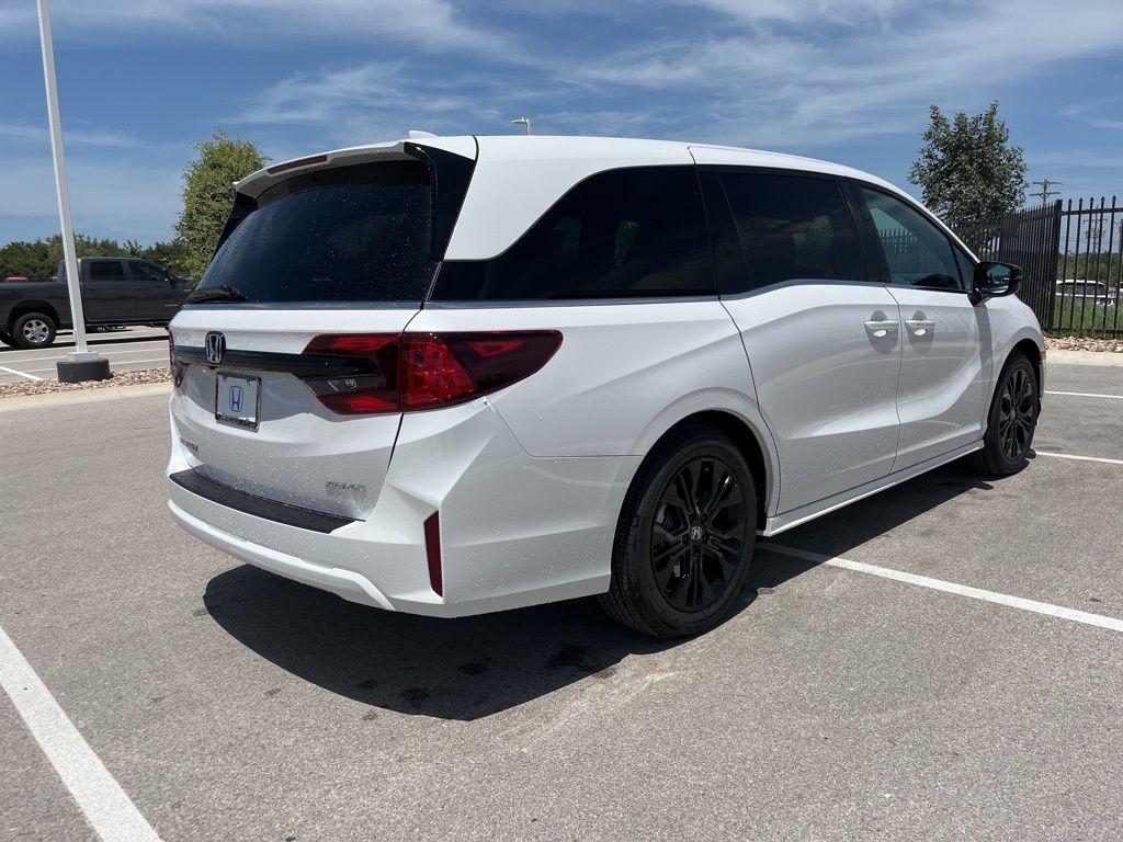 2025 Honda Odyssey photo 2