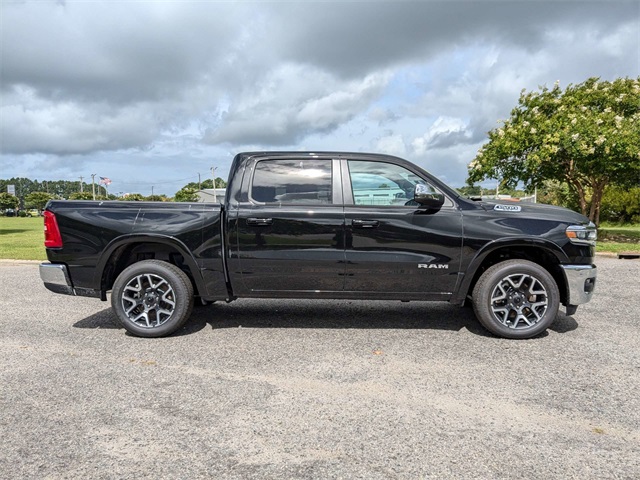 2025 Ram 1500 Laramie photo 3