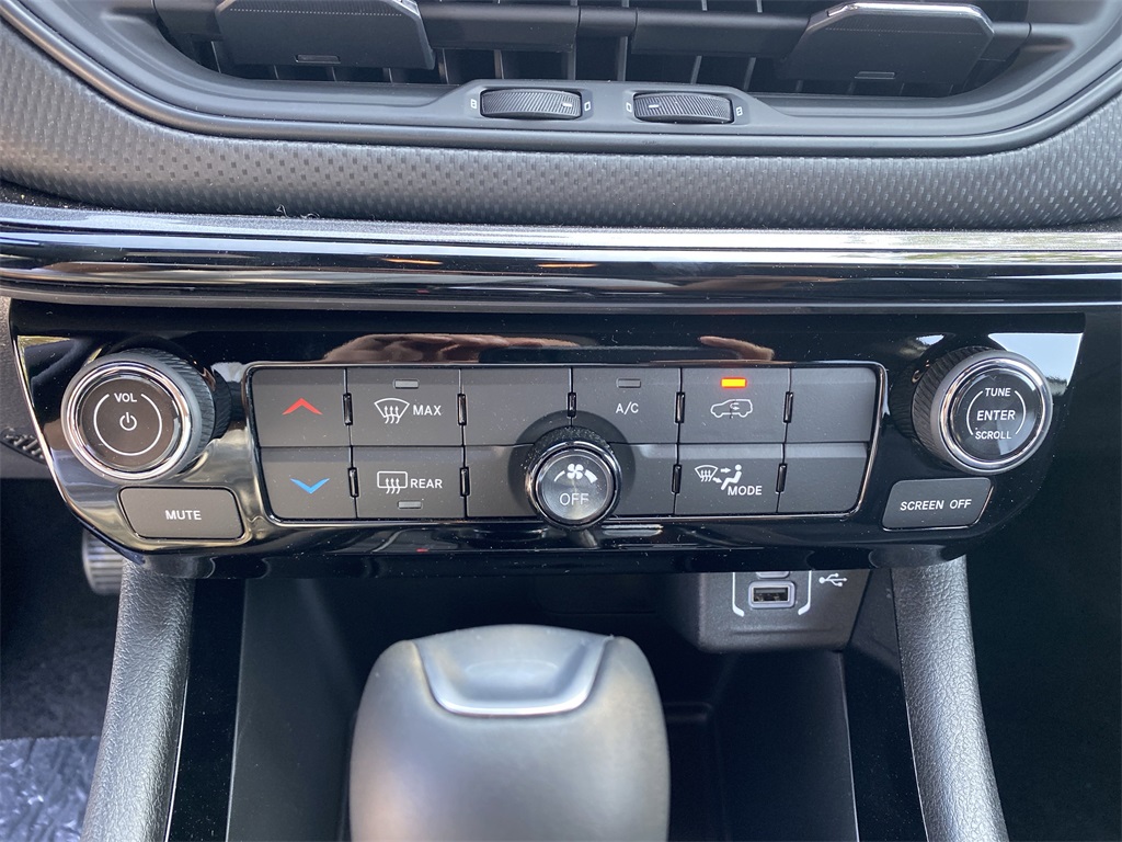 2025 Jeep Compass Latitude photo 19