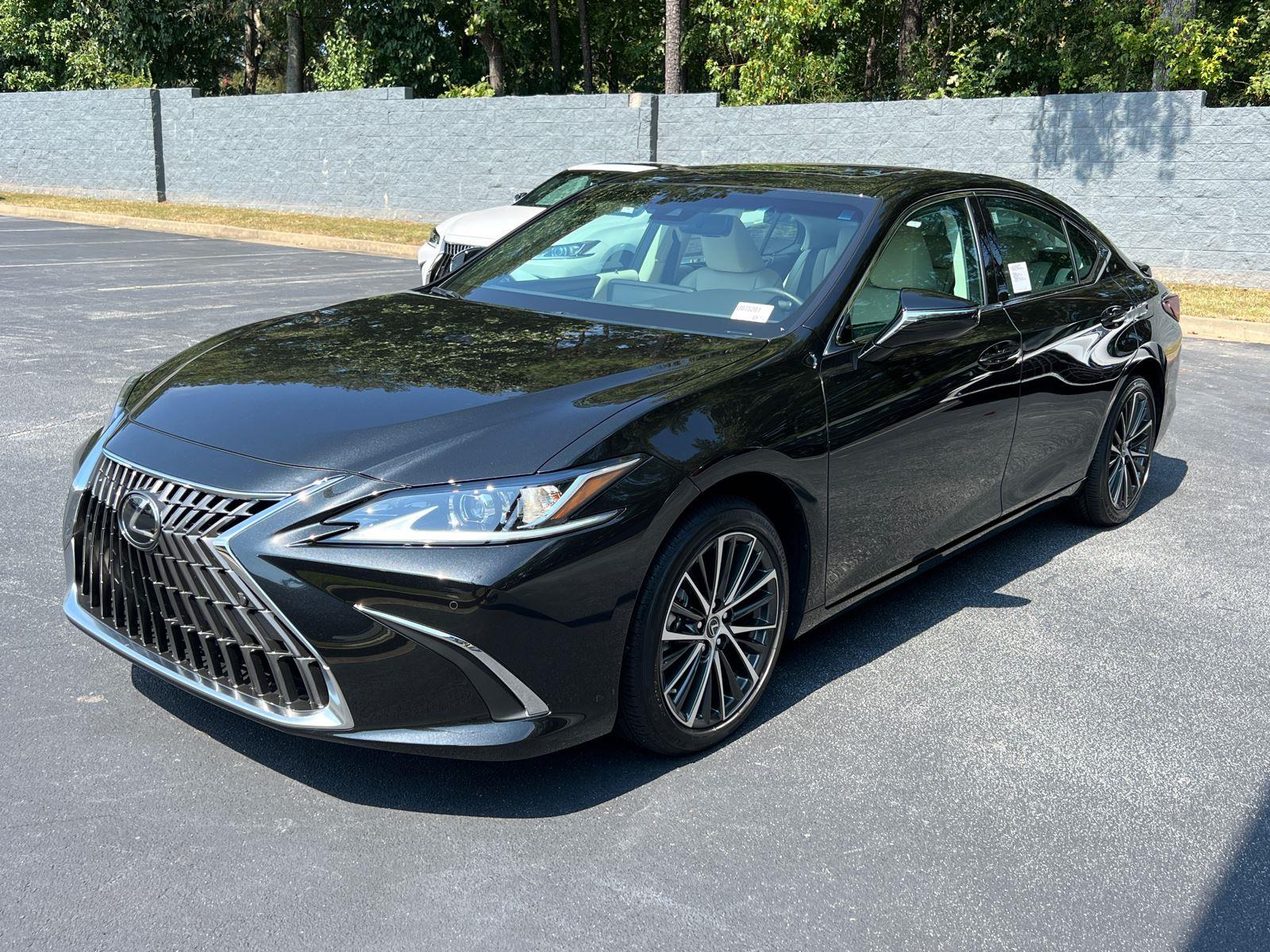 2025 Lexus ES 300h photo 2
