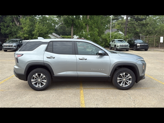 2026 Chevrolet Equinox LT photo 3