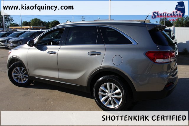 2017 Kia Sorento LX photo 3