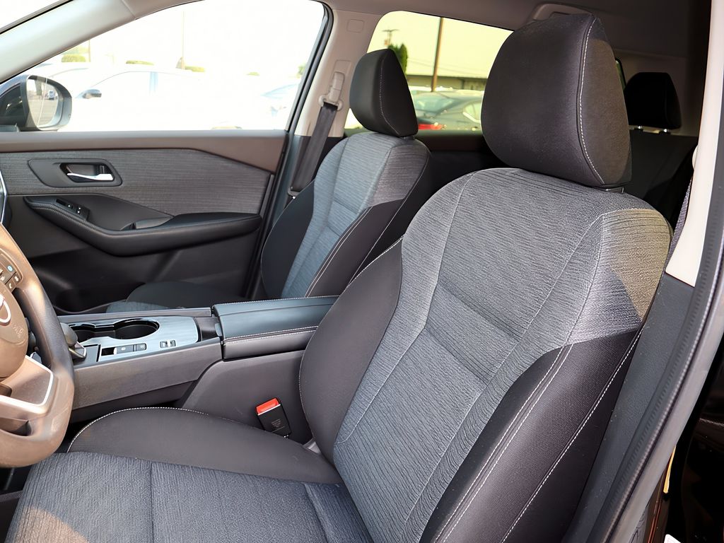 2023 Nissan Rogue SV photo 11