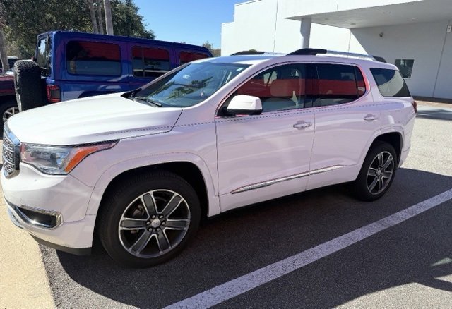 2019 GMC Acadia Denali's photo