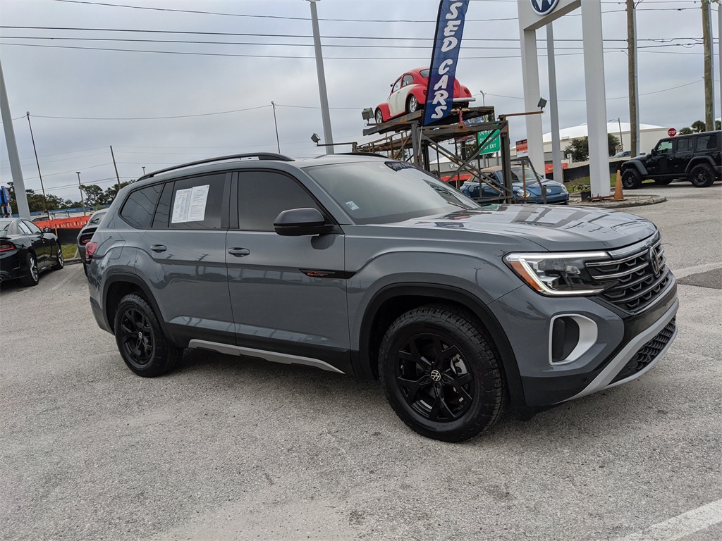 2024 Volkswagen Atlas Peak Edition SEL photo 4