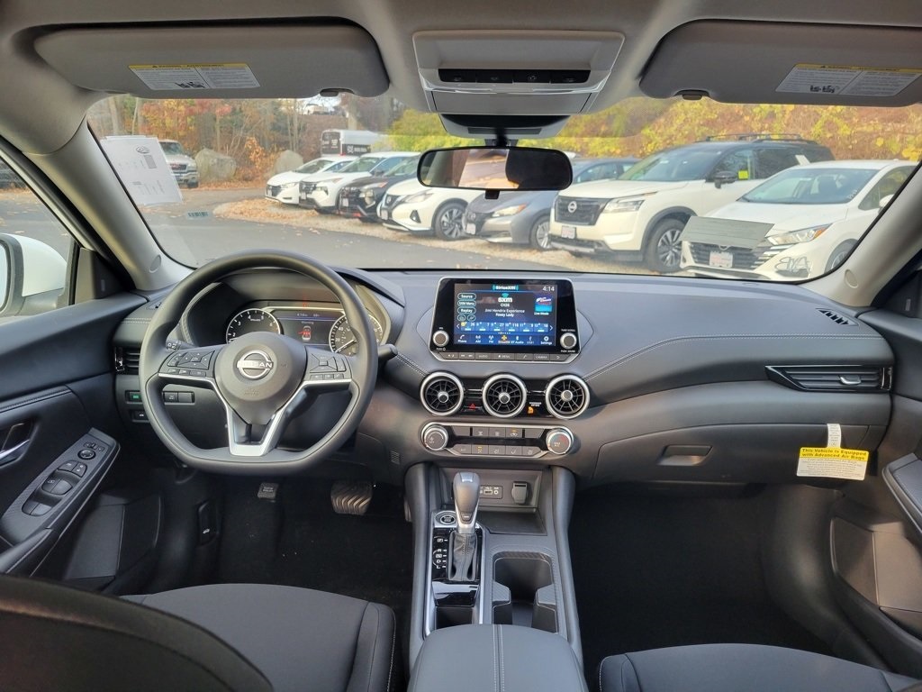 2025 Nissan Sentra SV photo 9