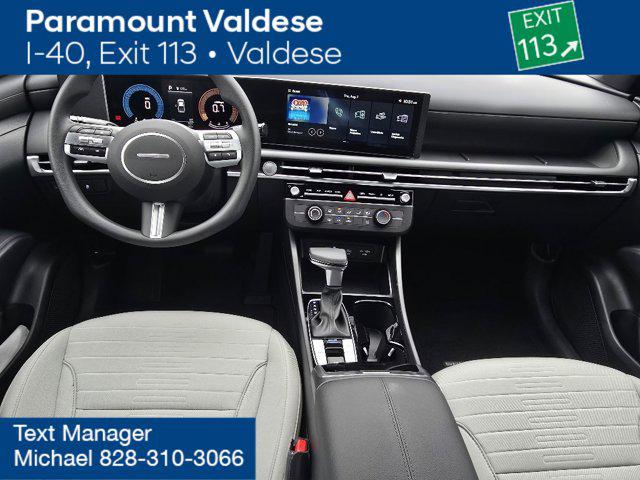 2026 Hyundai Santa Cruz SE photo 2