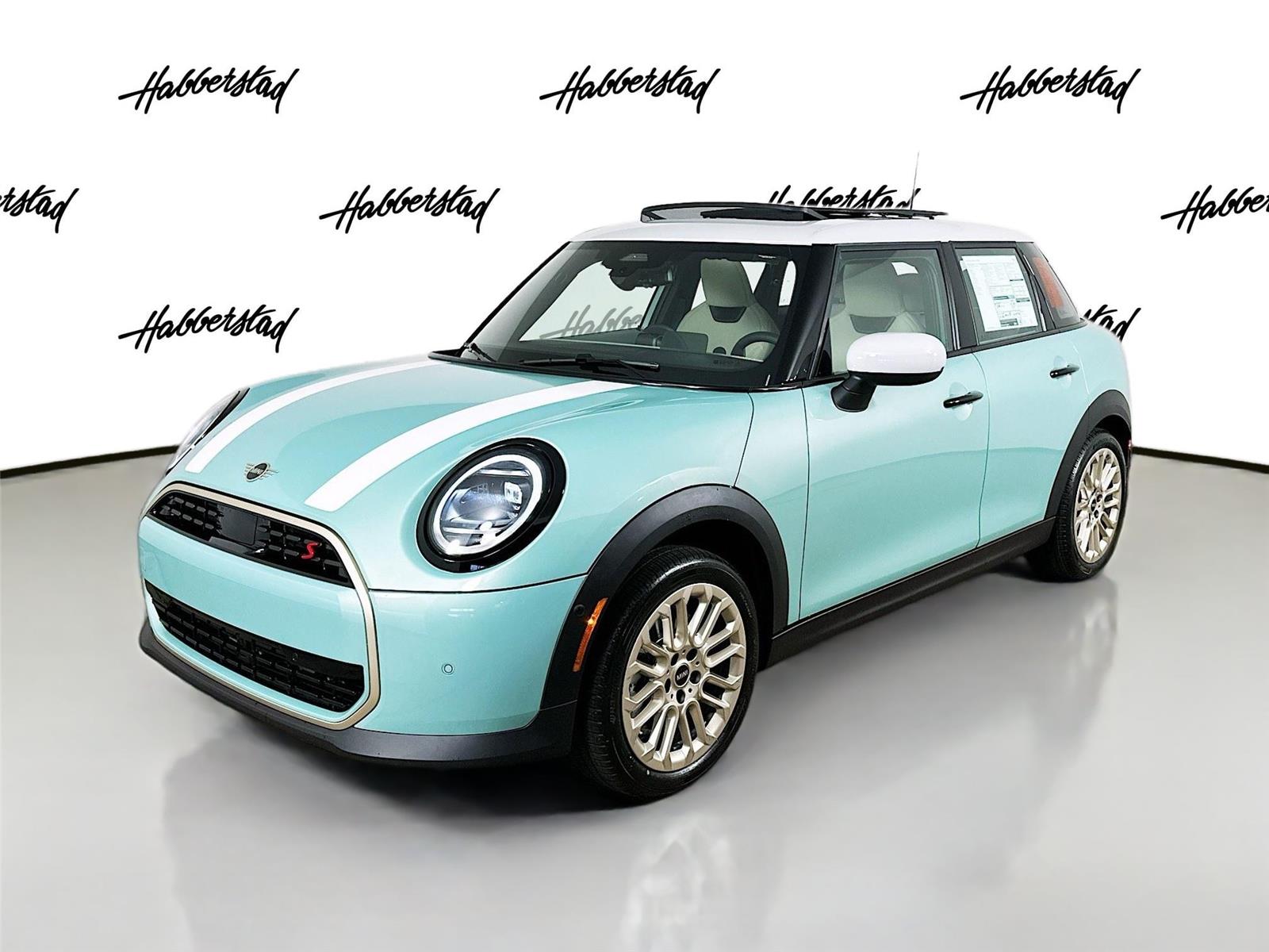 2026 MINI Hardtop 4 Door S's photo