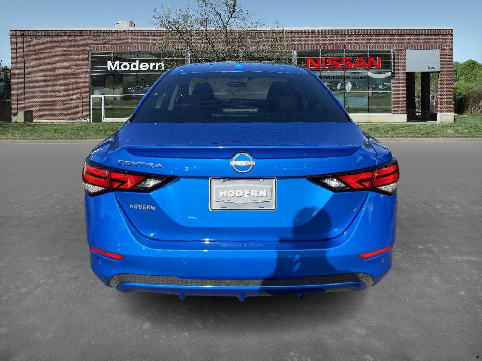 2025 Nissan Sentra SV photo 3