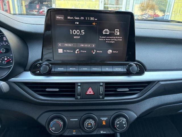 2023 Kia Forte LXS photo 9