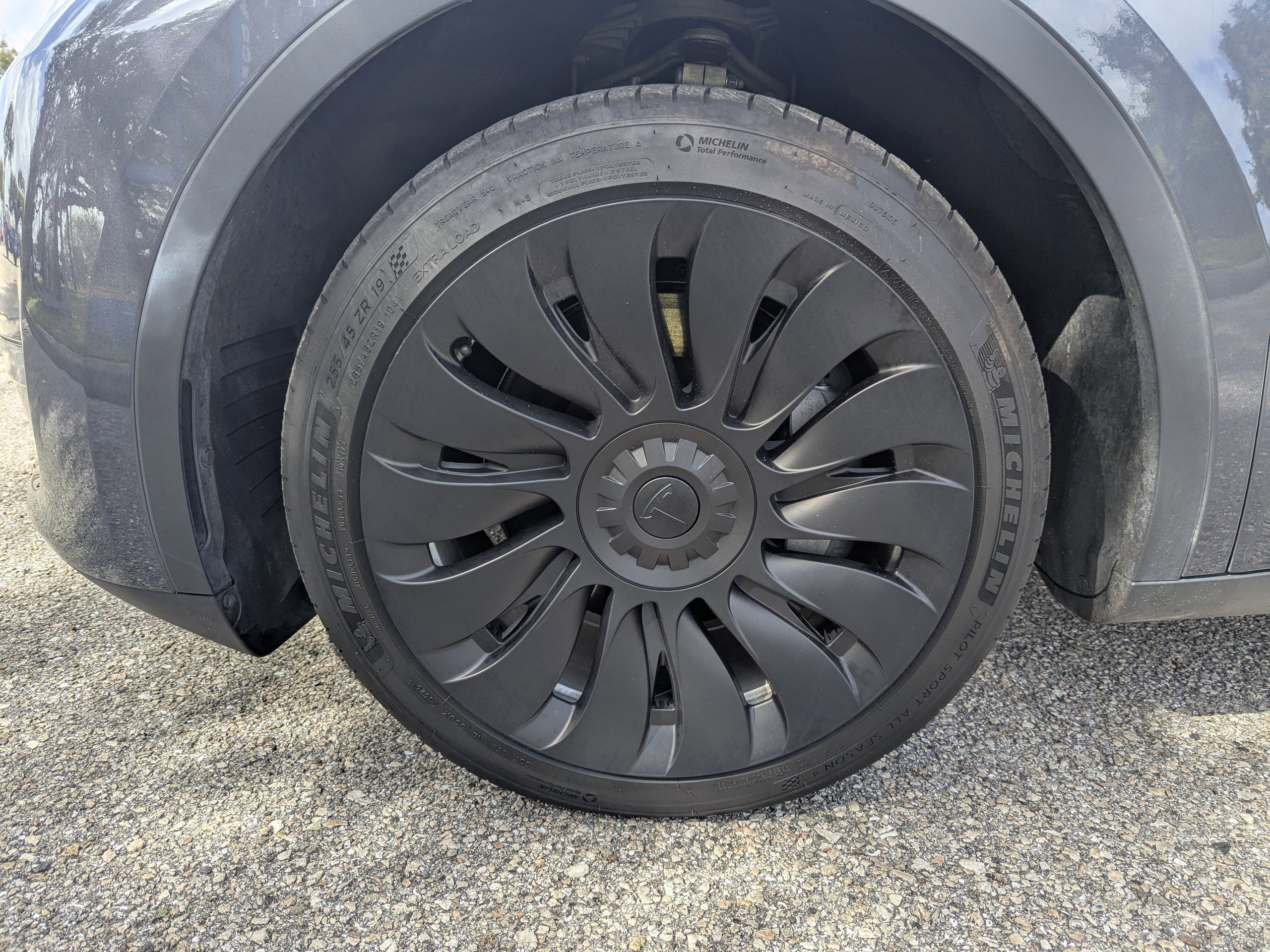 2023 Tesla Model Y Long Range photo 31