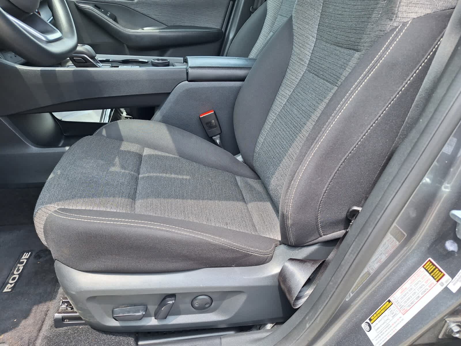 2023 Nissan Rogue SV photo 27