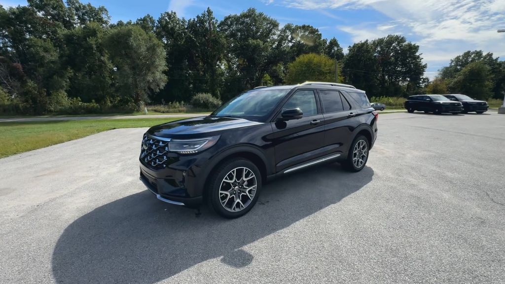 2025 Ford Explorer Platinum photo 3