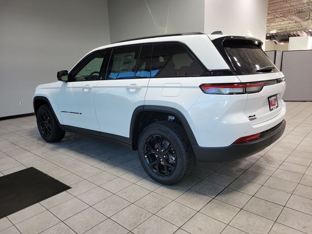 2025 Jeep Grand Cherokee Altitude X photo 4