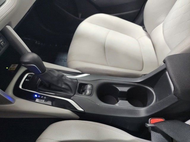 2022 Toyota Corolla Cross LE photo 27