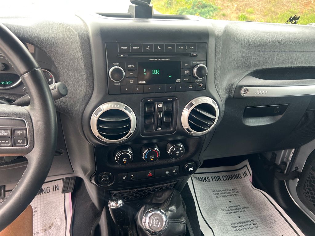 2018 Jeep Wrangler Unlimited Rubicon photo 17