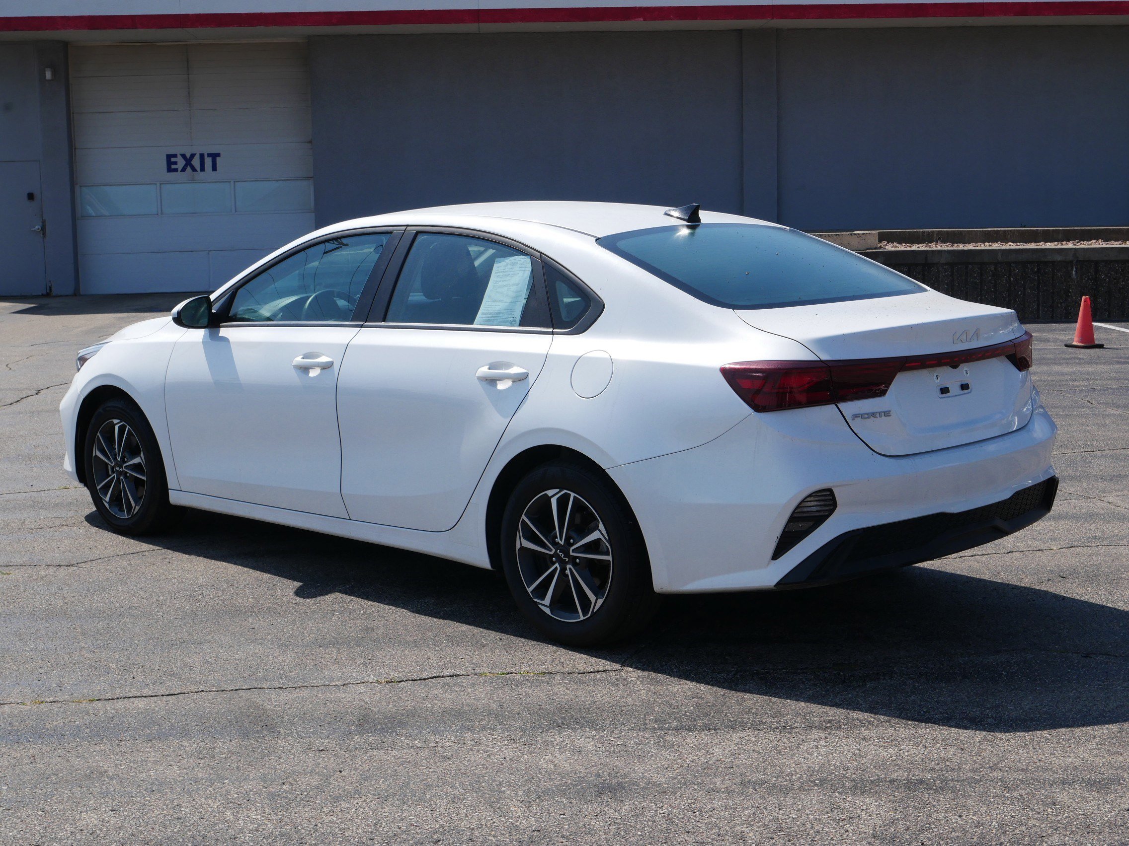 2024 Kia Forte LXS photo 3