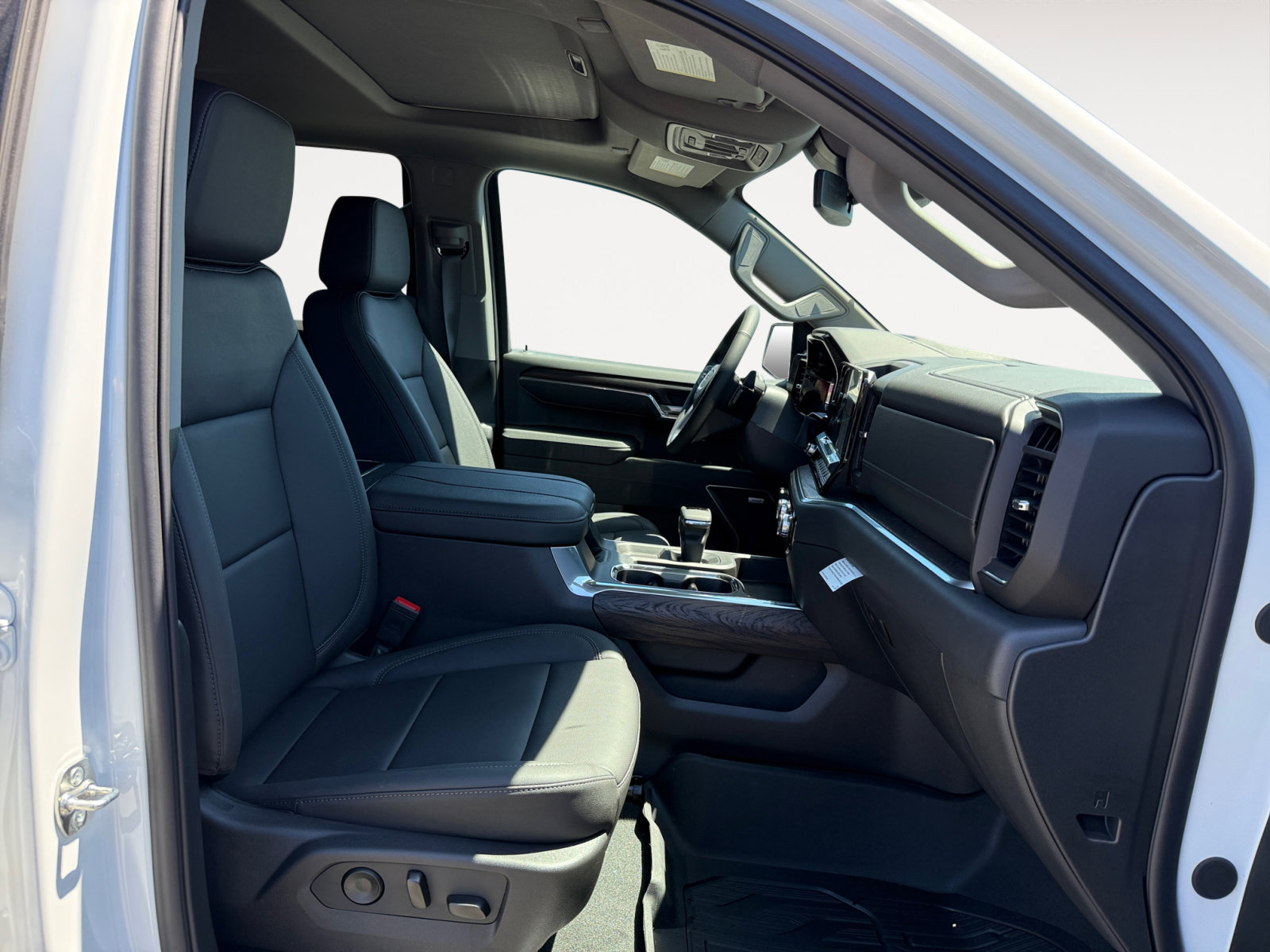 2025 Gmc Sierra SLT photo 18