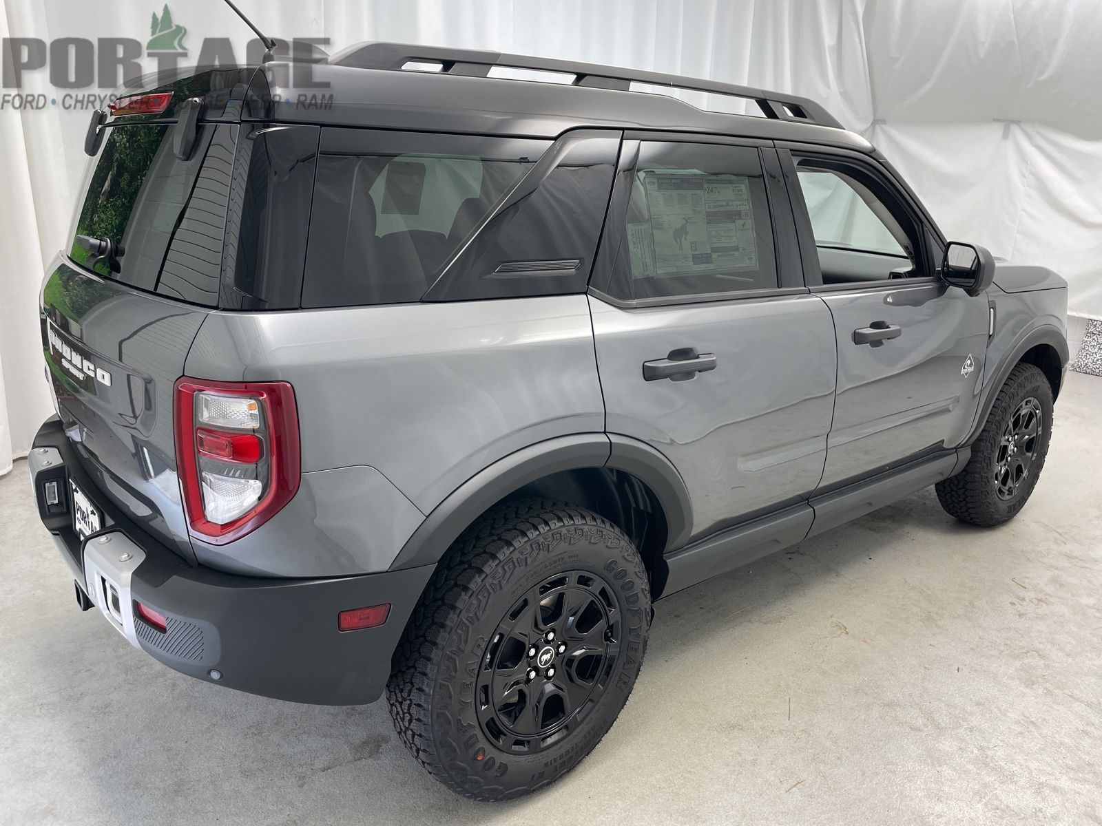 2025 Ford Bronco Sport Outer Banks photo 2