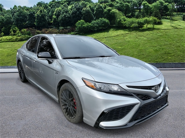 2023 Toyota Camry SE's photo
