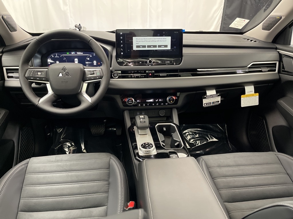 2025 Mitsubishi Outlander SE photo 8