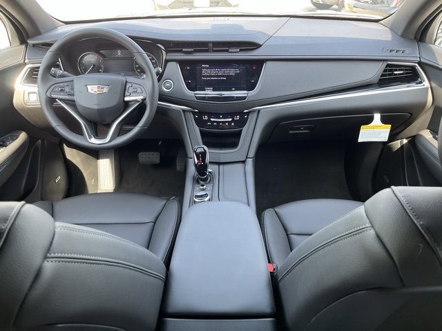 2025 Cadillac XT6 Luxury photo 13