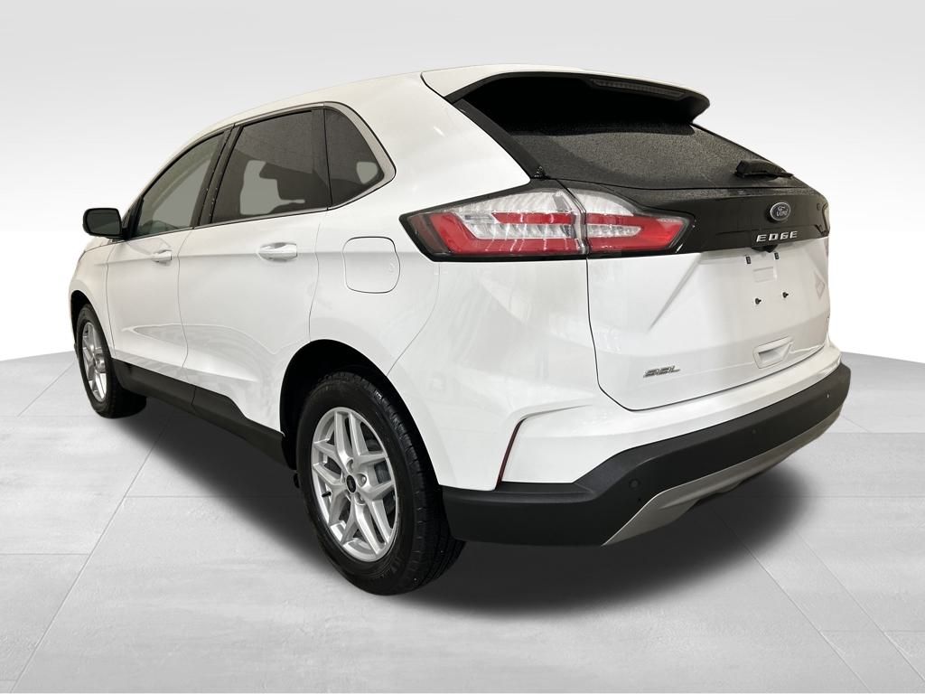 2024 Ford Edge SEL photo 3