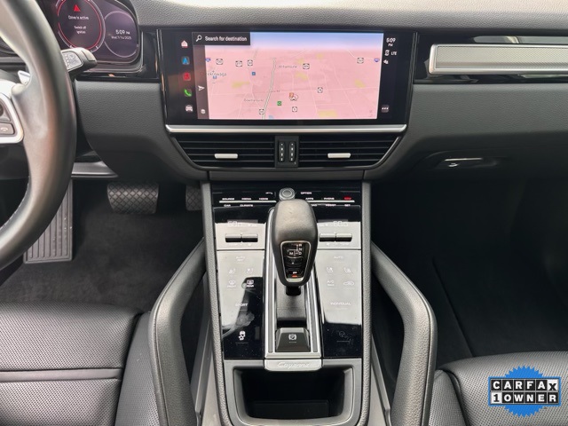 2023 Porsche Cayenne Platinum Edition photo 7